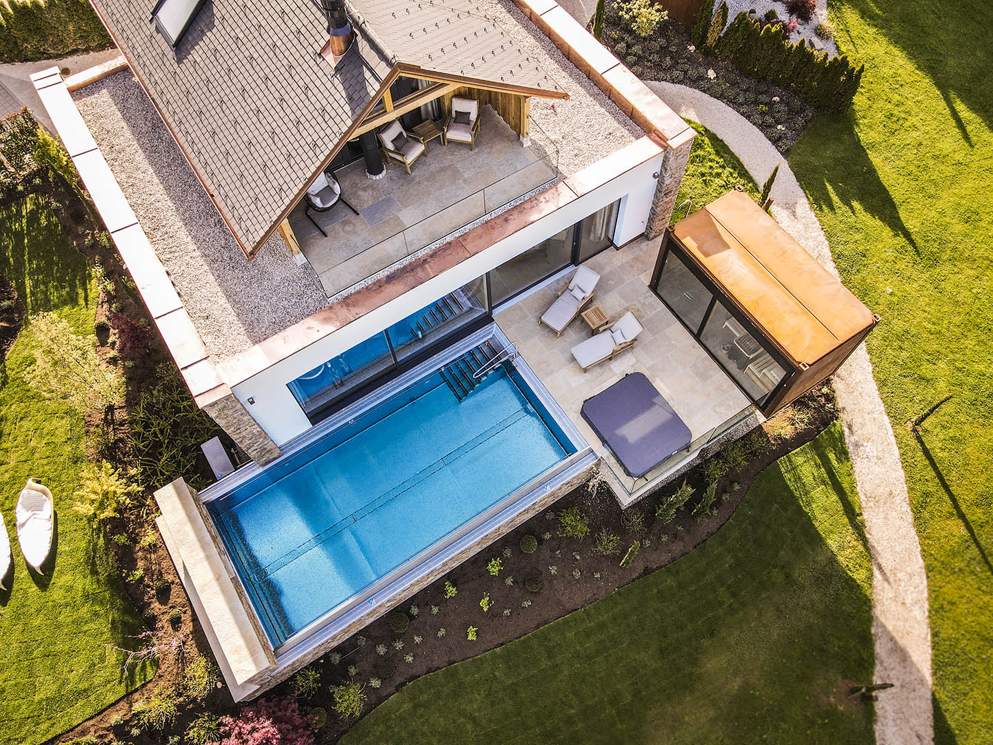 Golden Hill Country Chalets & Suites